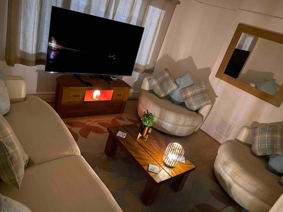 Spacious 2 Bed Apartment, Close To Village Shops Cardiff Kültér fotó