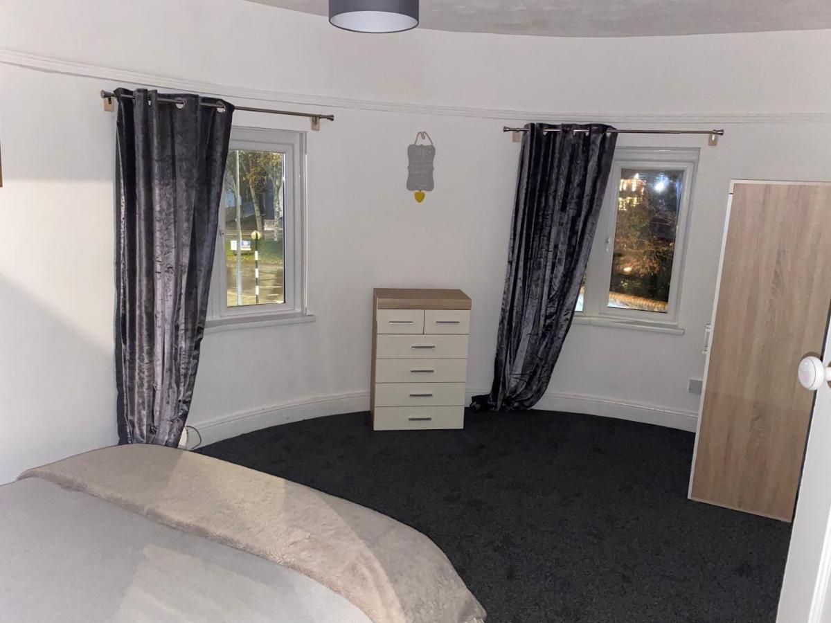 Spacious 2 Bed Apartment, Close To Village Shops Cardiff Kültér fotó