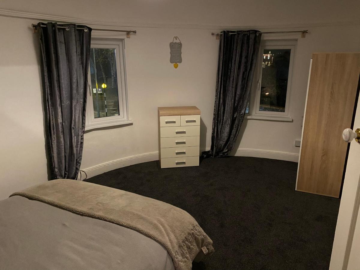 Spacious 2 Bed Apartment, Close To Village Shops Cardiff Kültér fotó