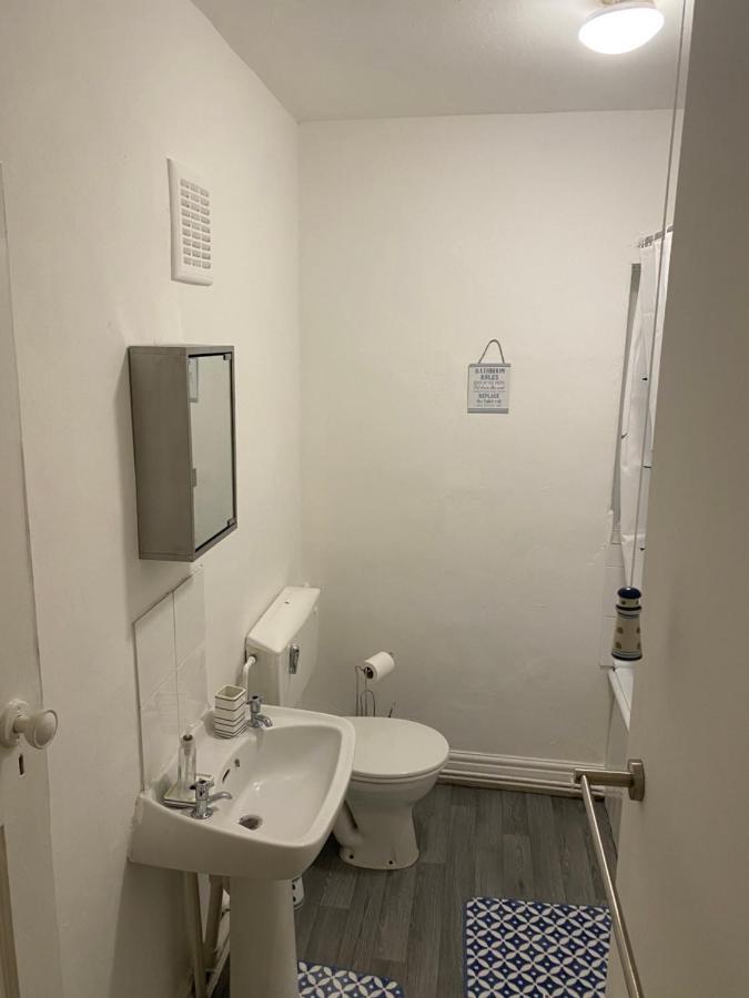 Spacious 2 Bed Apartment, Close To Village Shops Cardiff Kültér fotó