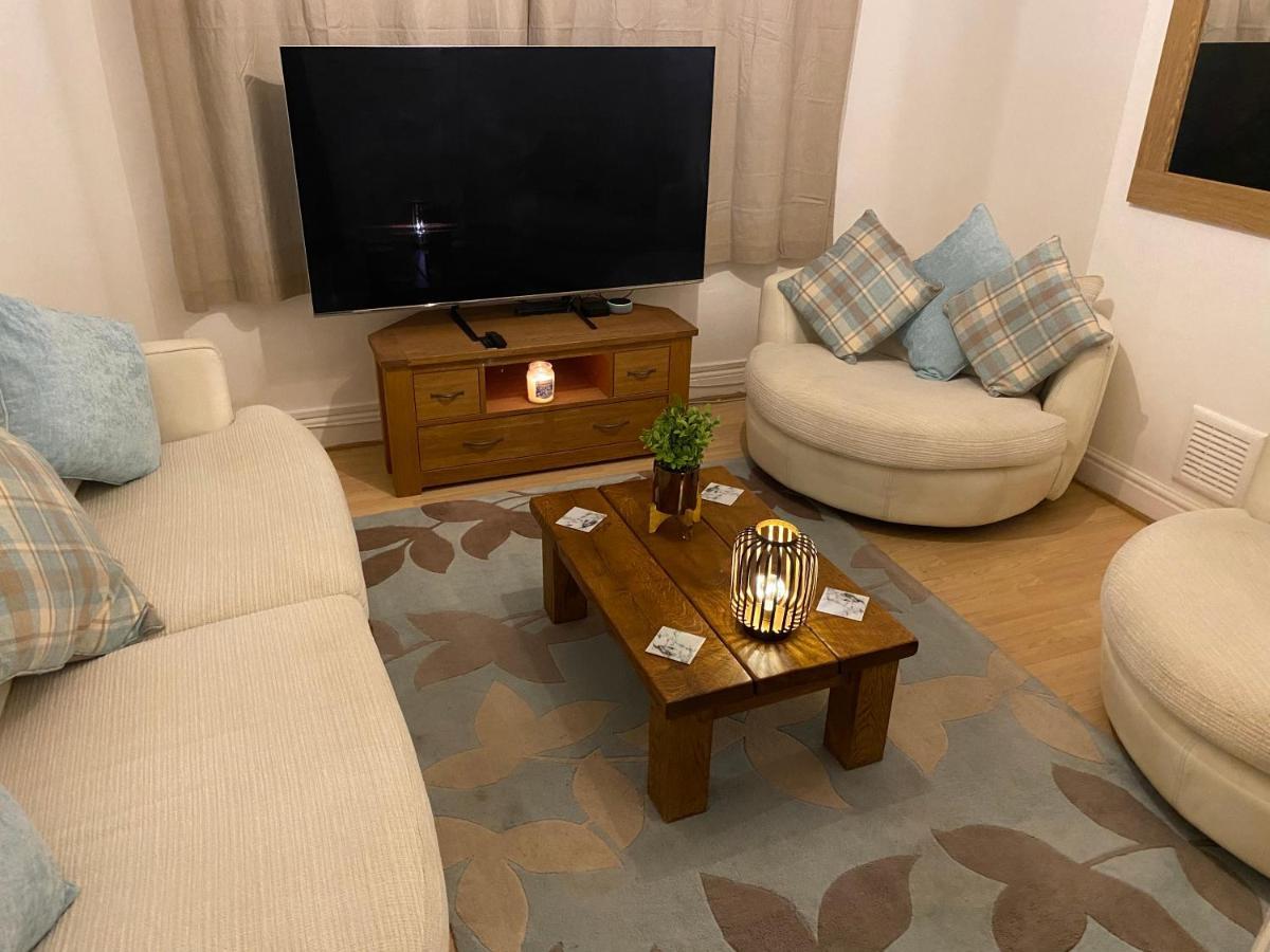 Spacious 2 Bed Apartment, Close To Village Shops Cardiff Kültér fotó